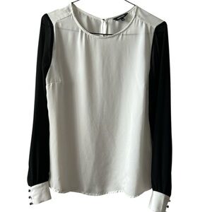 RW&CO. Cream and Gray Long Sleeve Blouse